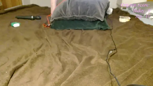 Snapshot of victoria97 chatting on 2, 11, 2025 victoria97 online show from 2, 11, 2025