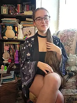 Izzy Hellbourne online show from 28, 5, 2026