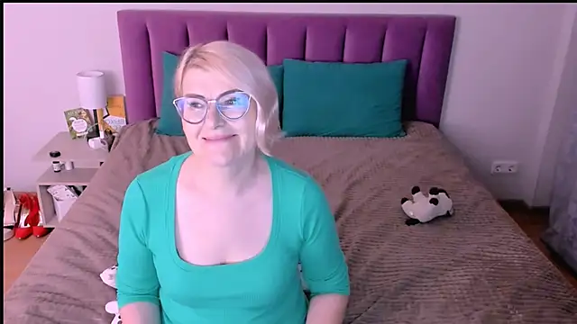 sabrinamacmarren online show from 11, 11, 2025