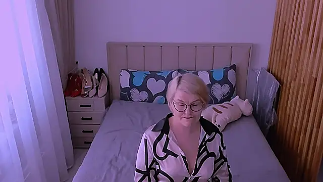 Snapshot of sabrinamacmarren chatting on 19, 5, 2026 sabrinamacmarren online show from 19, 5, 2026