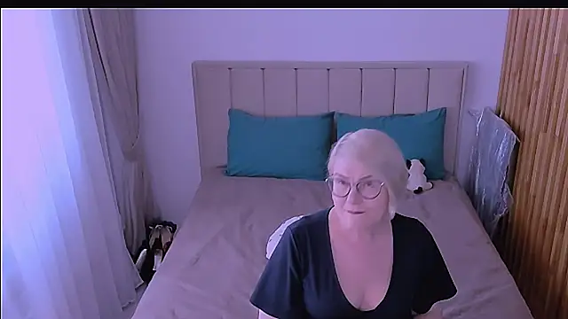 sabrinamacmarren online show from 21, 4, 2026