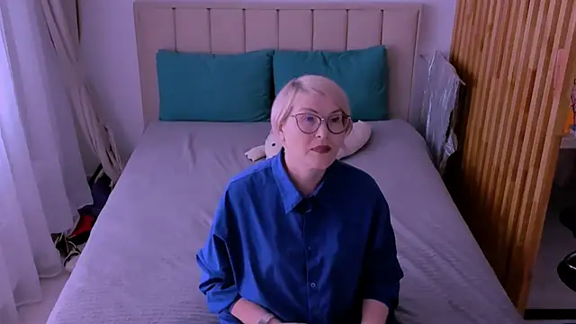 sabrinamacmarren online show from 8, 3, 2026