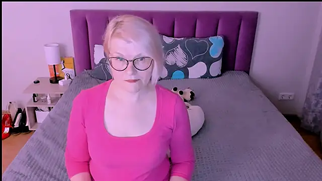 sabrinamacmarren online show from 2, 10, 2025