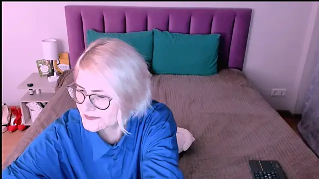 sabrinamacmarren online show from 10, 11, 2025