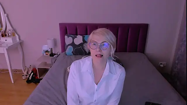 sabrinamacmarren online show from 8, 2, 2026