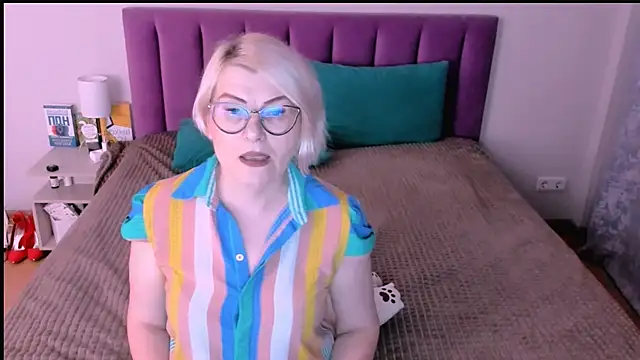 sabrinamacmarren online show from 12, 11, 2025