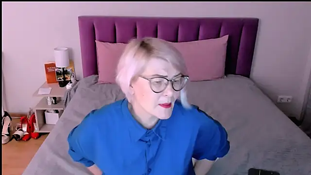 sabrinamacmarren online show from 2, 12, 2025