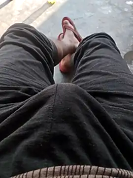 Snapshot of bigh96dik chatting on 4, 12, 2025 bigh96dik online show from 4, 12, 2025