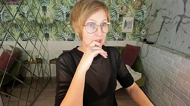 Paris Cherry online show from 14, 4, 2026