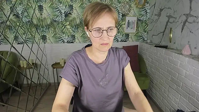 Paris Cherry online show from 31, 1, 2026