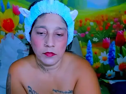 Snapshot of indianroxy chatting on 10, 6, 2026 indianroxy online show from 10, 6, 2026