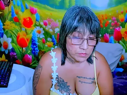 Snapshot of indianroxy chatting on 7, 6, 2026 indianroxy online show from 7, 6, 2026