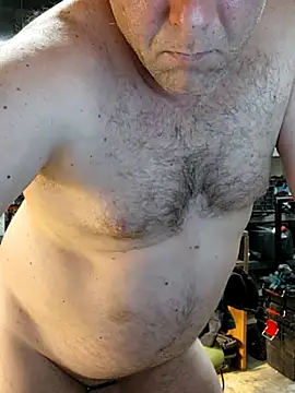 Snapshot of IronedTitan chatting on 1, 8, 2026 IronedTitan online show from 1, 8, 2026