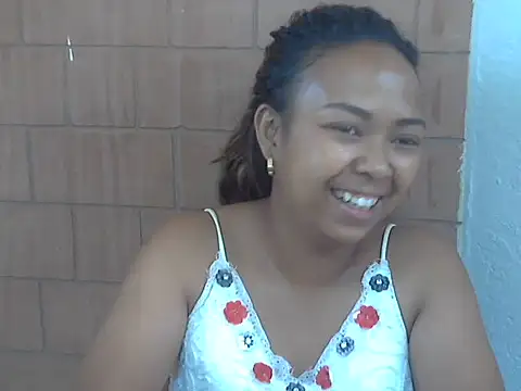 Snapshot of milkboobsgirl chatting on 27, 5, 2026 milkboobsgirl online show from 27, 5, 2026