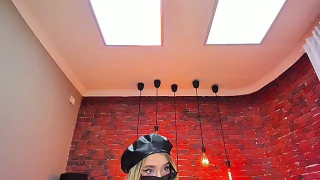 ChristynaRoss online show from 28, 11, 2025