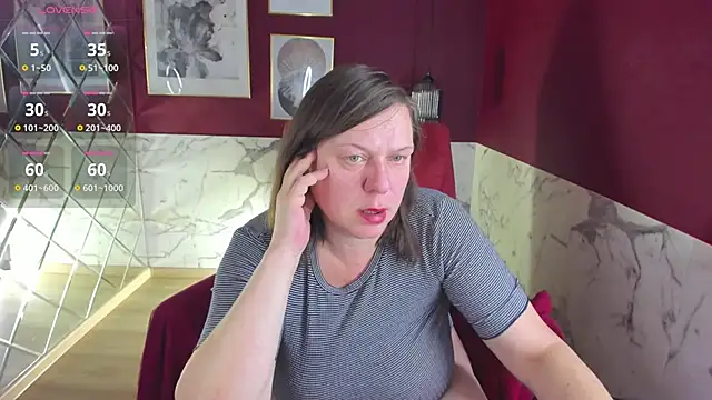 KellyPerfection online show from 5, 10, 2025