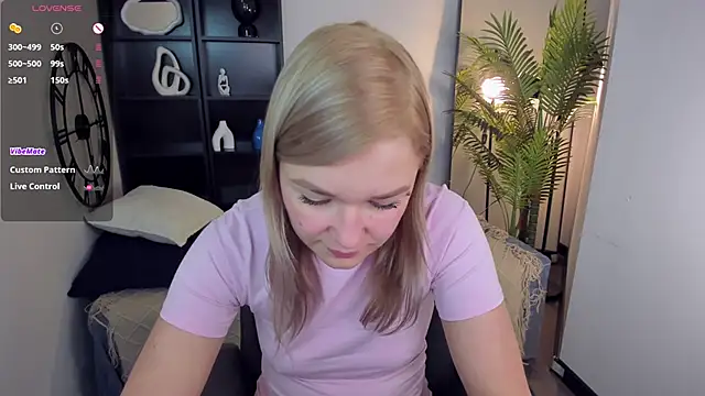 Snapshot of BellaDreamy chatting on 18, 11, 2025 BellaDreamy online show from 18, 11, 2025