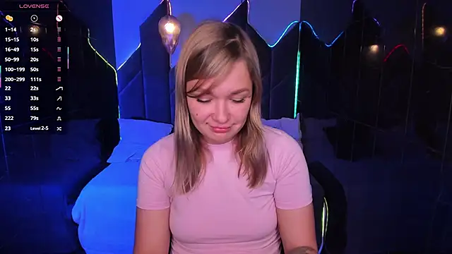 Snapshot of BellaDreamy chatting on 17, 10, 2025 BellaDreamy online show from 17, 10, 2025