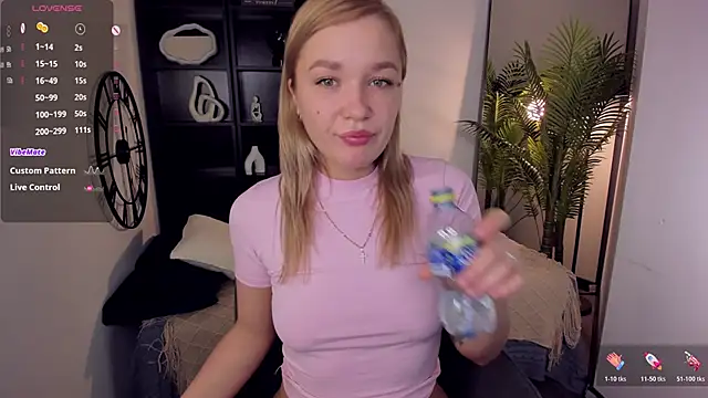 BellaDreamy online show from 17, 12, 2025