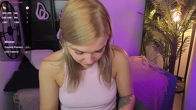 Snapshot of BellaDreamy chatting on 30, 11, 2025 BellaDreamy online show from 30, 11, 2025