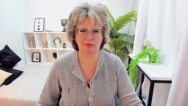 EvelynJoyful online show from 19, 11, 2025