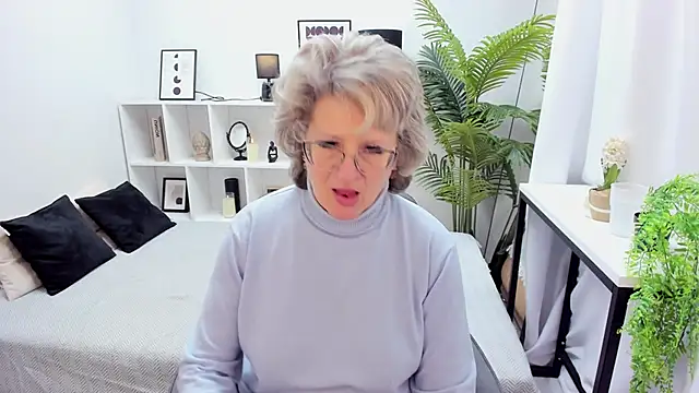 EvelynJoyful online show from 26, 11, 2025