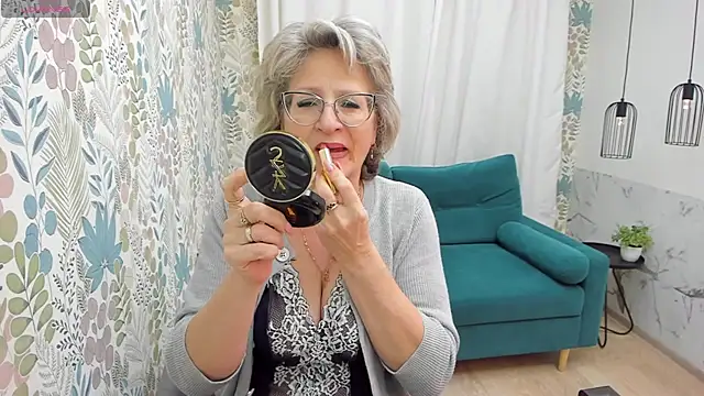 Snapshot of EvelynJoyful chatting on 3, 2, 2025 EvelynJoyful online show from 3, 2, 2025