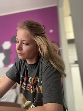 AnastasiaAniess online show from 19, 3, 2025