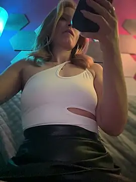 AnastasiaAniess online show from 18, 3, 2025