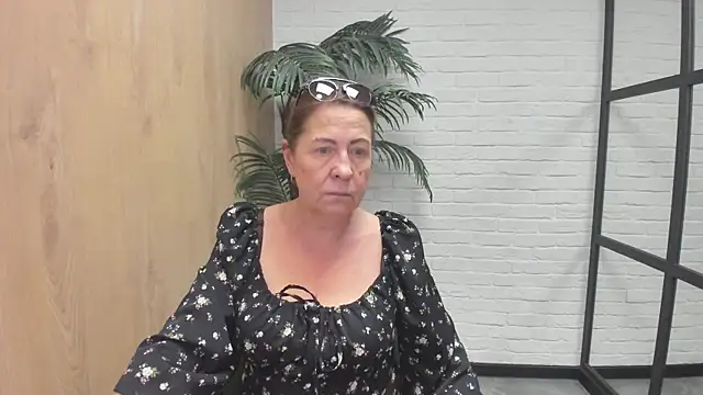 Snapshot of LindaPassionate chatting on 9, 6, 2026 LindaPassionate online show from 9, 6, 2026
