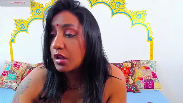 LadyNahir online show from 17, 4, 2026