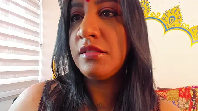 LadyNahir online show from 6, 11, 2025