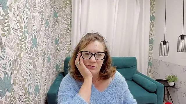 Snapshot of LeaPure chatting on 18, 10, 2025 LeaPure online show from 18, 10, 2025