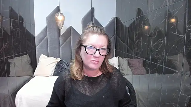 Snapshot of LeaPure chatting on 28, 9, 2025 LeaPure online show from 28, 9, 2025