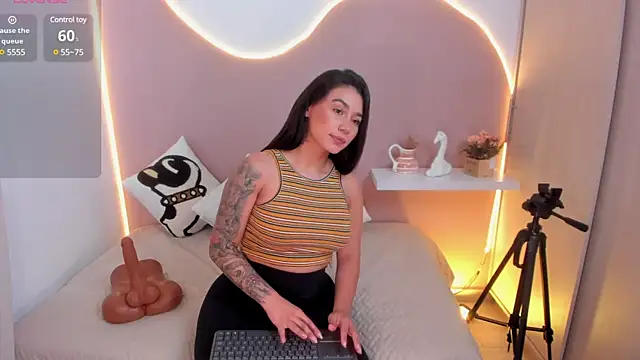 Snapshot of EllieMitchell chatting on 14, 3, 2025 EllieMitchell online show from 14, 3, 2025