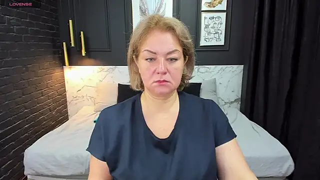 JenniferLight online show from 22, 2, 2025