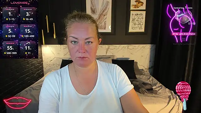 JenniferLight online show from 10, 9, 2025