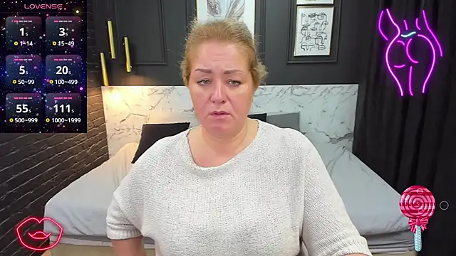 JenniferLight online show from 6, 3, 2025