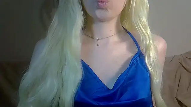 Snapshot of DitaVira chatting on 15, 12, 2025 DitaVira online show from 15, 12, 2025