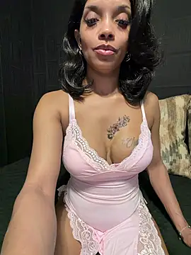 Snapshot of Rakiyahcharms chatting on 6, 6, 2026 Rakiyahcharms online show from 6, 6, 2026