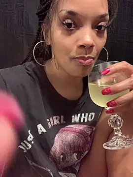 Snapshot of Rakiyahcharms chatting on 28, 12, 2024 Rakiyahcharms online show from 28, 12, 2024