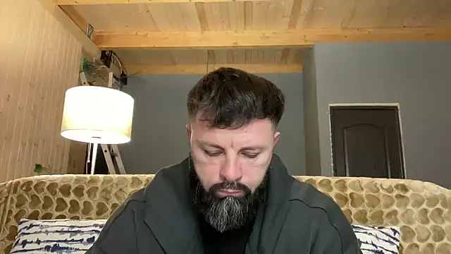 Snapshot of AlphaSparks chatting on 24, 10, 2025 AlphaSparks online show from 24, 10, 2025