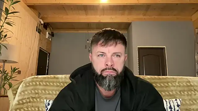 Snapshot of AlphaSparks chatting on 5, 11, 2025 AlphaSparks online show from 5, 11, 2025