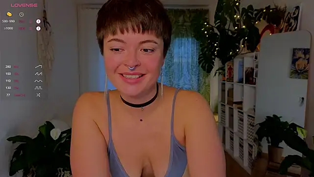 Snapshot of lana_sky chatting on 9, 10, 2025 lana sky online show from 9, 10, 2025