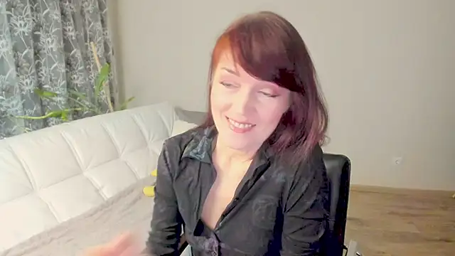 Snapshot of Fritha chatting on 22, 3, 2025 Fritha online show from 22, 3, 2025