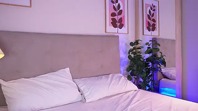 cinnamon afrodit online show from 12, 11, 2025