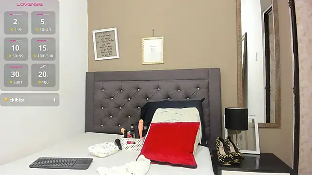Snapshot of MilfVictoria chatting on 24, 4, 2026 MilfVictoria online show from 24, 4, 2026