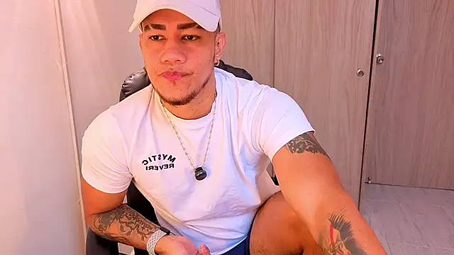 CRAZYBOYLOVE online show from 11, 3, 2026