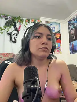 Snapshot of VaioletUwU chatting on 13, 3, 2026 VaioletUwU online show from 13, 3, 2026