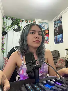 Snapshot of VaioletUwU chatting on 17, 3, 2026 VaioletUwU online show from 17, 3, 2026